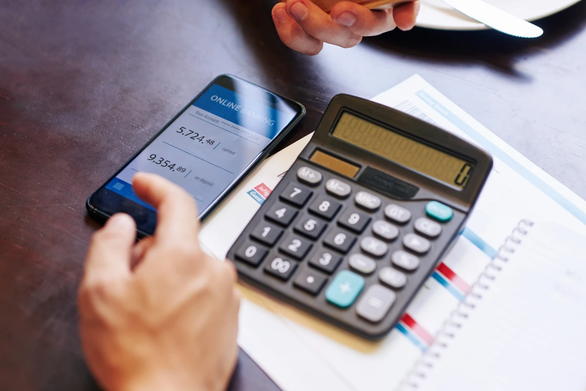 Saisie sur compte bancaire : comprendre et réagir face à cette procédure